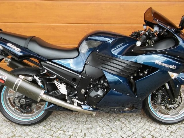 3XSAm0d2n4ED8q_5uyWB_150349581