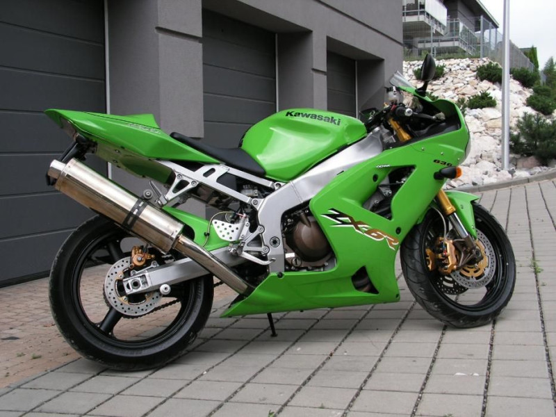 なな AKRAPOVIC アクラポビッチ アクラポビッチ スリップオンライン チタン